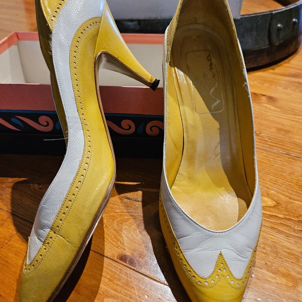 Vintage leather spectators